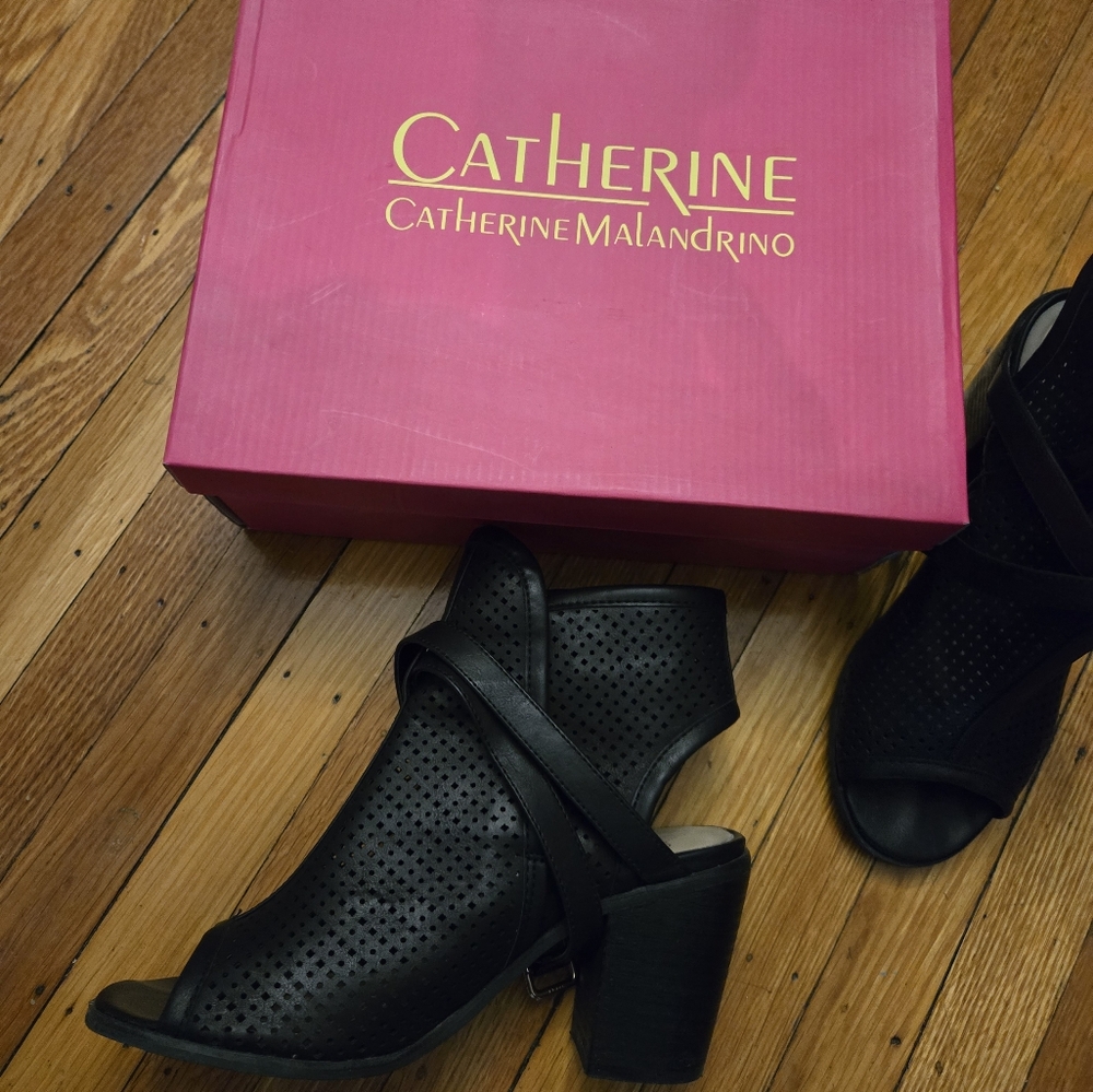 Catherine Malandrino Black Heeled Boots with Textured Design